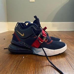 Nike Brand new Air Force 270 kids size 5.5